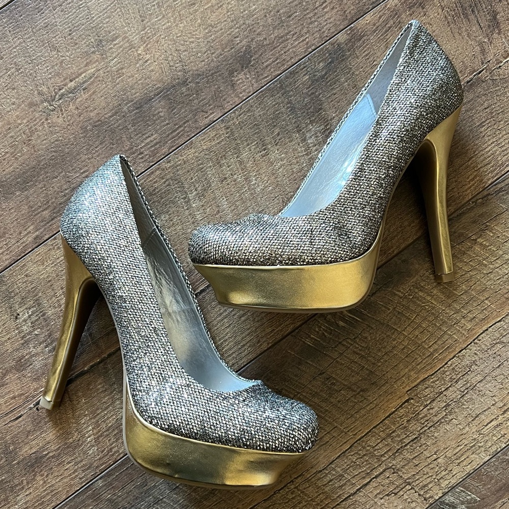 NWT Jennifer Lopez ‘Marilyn’ glitter platform stiletto heel pump